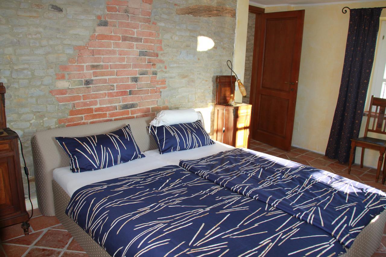 Cascina Marotta Bed & Breakfast Albaretto della Torre Екстериор снимка